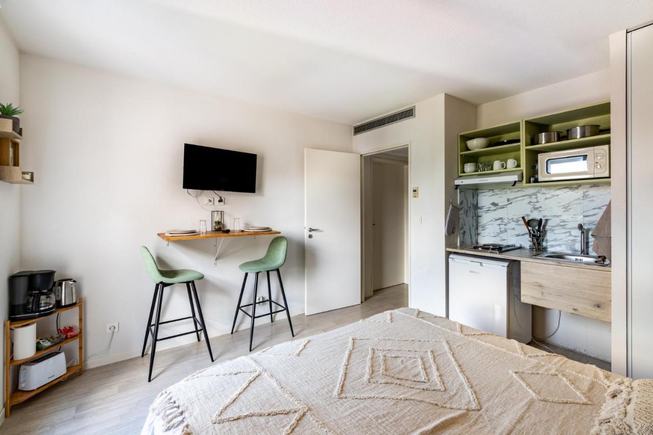 Les Cocons De Lourdes Apartment Exterior photo